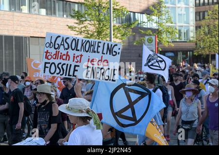 ALLEMAGNE, Hambourg, climatecamp 2022, rassemblement pour la protection du climat et la justice climatique et contre les combustibles fossiles comme le GNL gaz naturel charbon pétrole nucléaire Banque D'Images