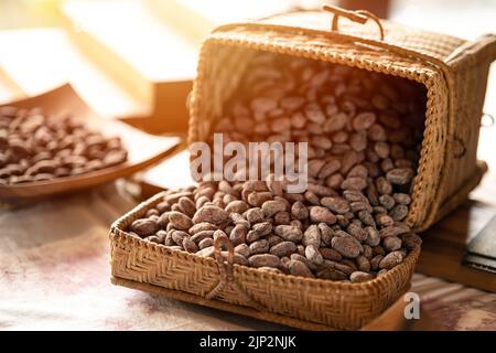 Cacao en grain, cacao en graines séchées pour matières premières pour la fabrication du chocolat Banque D'Images