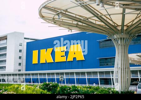 IKEA magasin signalisation extérieur grand bâtiment à Mega Bangna maison salon meubles centre commercial à Bangkok.23 juillet 2022.THAÏLANDE. Banque D'Images