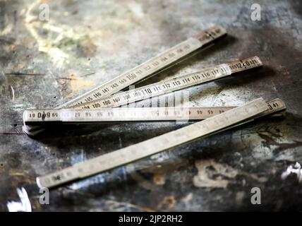 bâton de yardstick, règle pliante, règle, règle, bâton de jardin,des bâtons de fer Banque D'Images