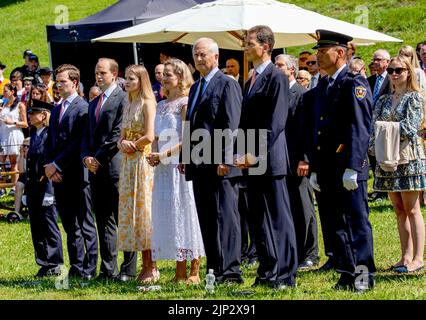 Vaduz, Liechtenstein. 15th août 2022. Hans Adam II prince du Liechtenstein, Alois prince héréditaire et régent du Liechtenstein, Sophie princesse héréditaire du Liechtenstein, la princesse Marie Caroline du Liechtenstein, le prince Georg du Liechtenstein à Vaduz, sur 15 août 2022, assistant à la messe catholique dans la prairie à l'occasion de la journée nationale du Liechtenstein crédit: Albert Nieboer/pays-Bas OUT/point de vue OUT/dpa/Alay Live News Banque D'Images