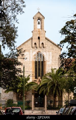 Photo verticale de la magnifique église anglicane Saint-Paul à Athènes, en Grèce Banque D'Images