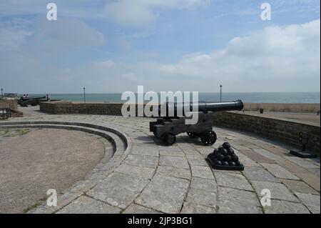 Cannon sur les remparts d'une forteresse de l'Artillerie anglaise. Banque D'Images