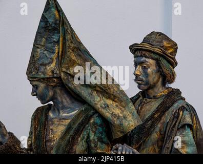 Sibiu City, Roumanie - 28 juin 2022 Festival des statues vivantes au Festival International du Théâtre de Sibiu, Roumanie. Banque D'Images