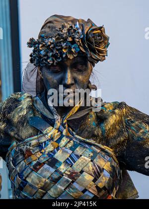 Sibiu City, Roumanie - 28 juin 2022 Festival des statues vivantes au Festival International du Théâtre de Sibiu, Roumanie. Banque D'Images