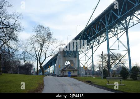 Une belle vue sur le pont Ambassador Banque D'Images