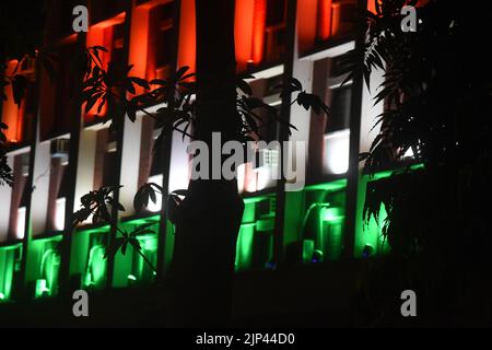 New Delhi, Inde. 15th août 2022. Bâtiments gouvernementaux illuminés en rouge-whie et vert, les couleurs du drapeau national pour marquer le jour de l'indépendance 75th de l'Inde lundi 15 août 2022. Photo de Sondeep Shankar (image de crédit: © Sondep Shankar/Pacific Press via ZUMA Press Wire) Banque D'Images