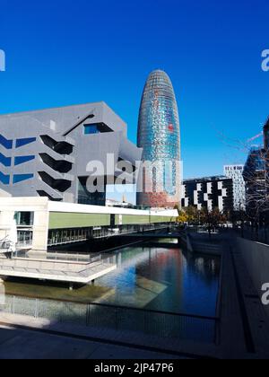 Museo del Diseño / Museu Disseny / Torre Agbar, Barcelone, Catalunya, España Banque D'Images