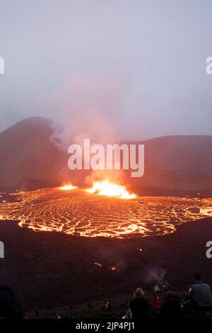 Éruption de Meradalir du volcan Faggadalsfjall en Islande 2022 Banque D'Images