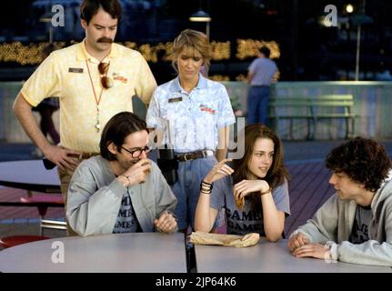 BILL HADER, MARTIN STARR, KRISTEN WIIG, Kristen Stewart, Jesse Eisenberg, Adventureland, 2009 Banque D'Images