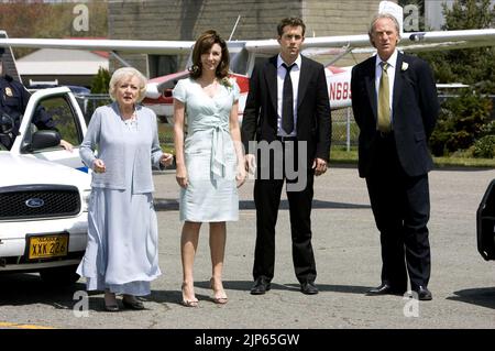 BETTY WHITE, Mary Steenburgen, RYAN REYNOLDS, CRAIG T. NELSON, LA PROPOSITION, 2009 Banque D'Images