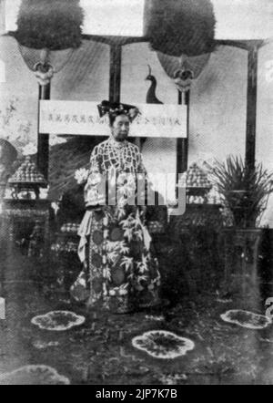 L'impératrice impériale de Chine ci-Xi de la dynastie Qing photographiée en 1902 Banque D'Images