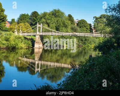 Pont de Victoria au-dessus de la rivière Wye érigé en 1897 pour le jubilé de diamant de la reine Victoria Hereford Herefordshire Angleterre Banque D'Images