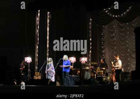 Alison Krauss et Robert Plant collaborent pour réaliser un mélange inspirant et idiosyncratique de rock, folk, blues, bluegrass, country, Et métal devant des milliers de fans à Rady Shell le lundi 15 août, à San Diego, Calif (Rishi Deka/Sipa USA). Credit: SIPA USA/Alay Live News Banque D'Images