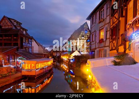 Noël au village de Colmar, Alsace, France Banque D'Images