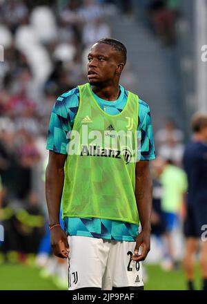 Denis Zakaria, du FC Juventus, se réchauffe lors de la série Un match de 2022/23 entre le FC Juventus et le FC US Sassuolo au stade Allianz de 15 août 2022, à Turin, en Italie Banque D'Images