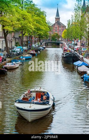 Canal d'eau Prinsenkgracht avec Bycicles, Amsterdam Hollande, pays-Bas Europe Banque D'Images