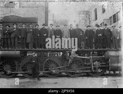 Treni e Tram - Locomotiva a vapore del gruppo 470 costruita dalle officine meccaniche di Napoli (anni 10) Banque D'Images