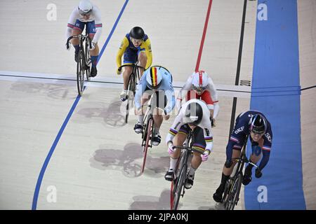 Le Belge Nicky Degrendele photographié en action lors de la finale de l'épreuve féminine de Keirin, aux Championnats d'Europe de cyclisme sur piste Munich 2022, à Munich, en Allemagne, le mardi 16 août 2022. La deuxième édition des Championnats d'Europe du sport se déroule du 11 au 22 août et compte neuf sports. BELGA PHOTO ERIC LALMAND Banque D'Images