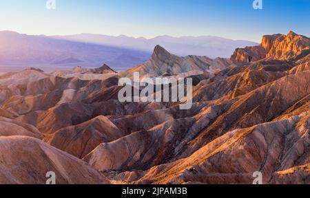Zabriskie Point, Death Valley National Park, Californie Banque D'Images