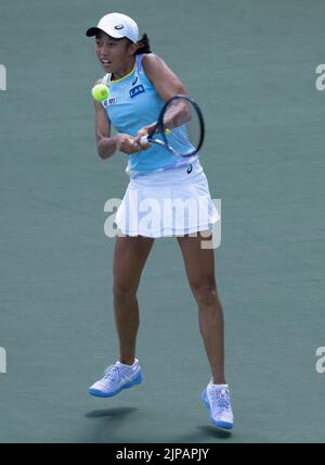 16 août 2022: Shuai Zhang (CHN) a vaincu Naomi Osaka (JPN) 6-4-7-5, à l'Open de l'Ouest et du Sud, au Lindner Family tennis Centre de Cincinnati, Ohio/Etats-Unis © Leslie Billman/Tennisclix/Cal Sport Media Banque D'Images