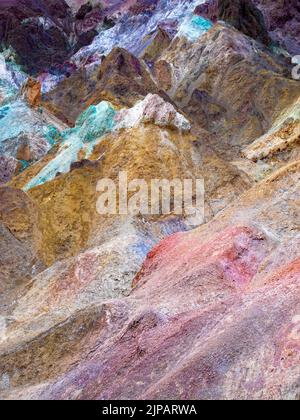 Artistes Palette colorée, Bad Lands Artists Drive Parc national de la Vallée de la mort, Californie, Amérique du Nord, États-Unis Banque D'Images