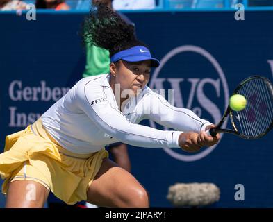 16 août 2022: Naomi Osaka (JPN) perd à Shuai Zhang (CHN), 6-4-7-5 à l'Open de l'Ouest et du Sud étant joué au Lindner Family tennis Centre à Cincinnati, Ohio, {USA} © Leslie Billman/Tennisclix/Cal Sport Media Banque D'Images