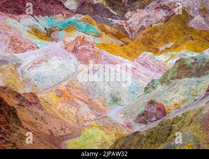 Artistes Palette colorée, Bad Lands Artists Drive Parc national de la Vallée de la mort, Californie, Amérique du Nord, États-Unis Banque D'Images