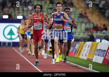 Munich, Allemagne. 16th août 2022. Championnats d'Europe, Championnats d'Europe, Athlétisme, hommes, 5000m, Finale au stade olympique, Jakob Ingebrigtsen (Norvège) remporte la course devant Mohamed Katir (l, Espagne) CRIPPA Yemaneberhan Crippa (Italie). Credit: Sören Stache/dpa/Alay Live News Banque D'Images