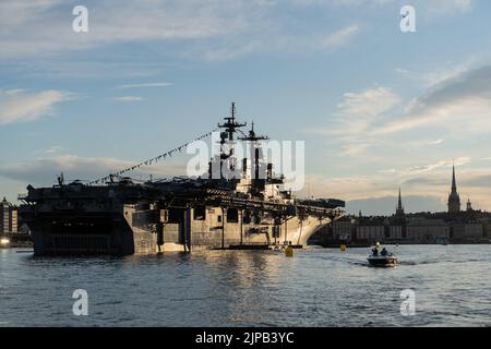 USS Kearsarge dans le port de Stockholm en 2022 pendant l'exercice de l'OTAN à Baltops Banque D'Images