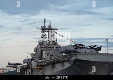 USS Kearsarge dans le port de Stockholm en 2022 pendant l'exercice de l'OTAN à Baltops Banque D'Images