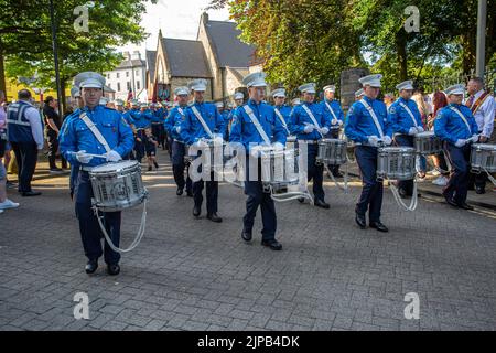 13 août 2022, Londonderry, The East Bank Protestant Boys Flûte Band prenant part au soulagement annuel de la parade de Derry, la plus grande parade d'ordre loyal. Banque D'Images