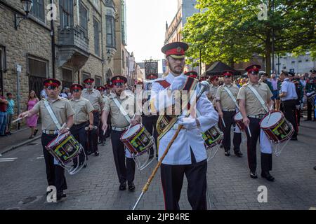 13 août 2022, Londonderry. Chef de bande de la bande de flûte de Churchill prenant part au soulagement annuel de Derry parade la plus grande parade d'ordre loyal Banque D'Images