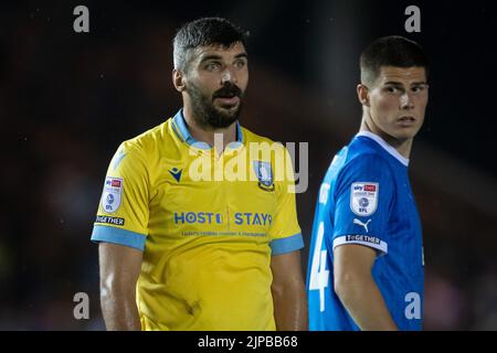 Peterborough, Royaume-Uni. 16th août 2022. Callum Paterson #13 de Sheffield mercredi pendant le match à Peterborough, Royaume-Uni le 8/16/2022. (Photo de James Heaton/News Images/Sipa USA) crédit: SIPA USA/Alay Live News Banque D'Images