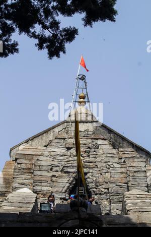 Le temple de Shankaracharya ou le temple de Jyeshteshwara est un temple hindou situé au sommet de la colline de Shankaracharya sur la chaîne de Srinag Banque D'Images