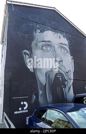 Iconique Port Street, Ian Curtis murale par @Akse P19 dans le quartier nord de Manchester NQ4, remplacé par Amazon Music rapper Fitch, le 16th août 2022 Banque D'Images