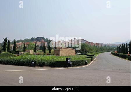 Design extérieur et architecture du village italien de Toscane inspiré situé dans LE parc national DE KHAO YAI- Nakhon Ratchasima, Thaïlande Banque D'Images