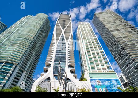 Skyline, One Museum Plaza, Frost Science Museum et Perez Art Museum, centre-ville de Miami City, sud de la Floride, États-Unis Banque D'Images