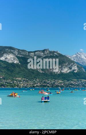 Lac d'Annecy dans le département de haute-Savoie (Alpes françaises) Banque D'Images