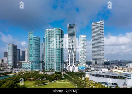 Vue aérienne, Skyline du centre-ville de Miami au lever du soleil, Miami, Floride, États-Unis Banque D'Images