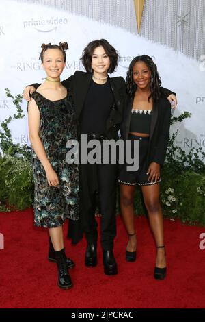 Pasadena, CA. 16th août 2022. Sofia Rosinsky, Riley Lai Nelet, Camryn Jones à l'arrivée pour L'AMERICA'S GOT TALENT (AGT) saison 17 spectacle en direct tapis rouge, Hôtel Sheraton Pasadena, Pasadena, CA 16 août 2022. Crédit : Priscilla Grant/Everett Collection/Alay Live News Banque D'Images