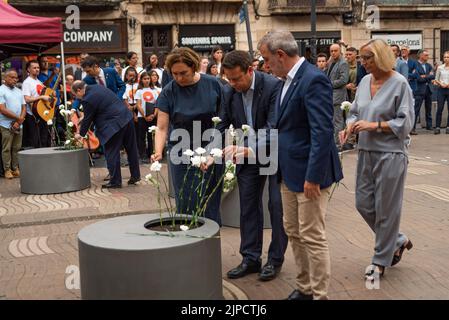 Espagne. 17th août 2022. Le maire de Barcelone, Ada Colau, est vu lors d'un événement à l'occasion du 5th anniversaire de l'attentat terroriste perpétré par des terroristes musulmans dans la rue des Ramblas à Barcelone, en Espagne, sur 17 août 2022. Davide Bonaldo/Sipa USA crédit: SIPA USA/Alay Live News Banque D'Images