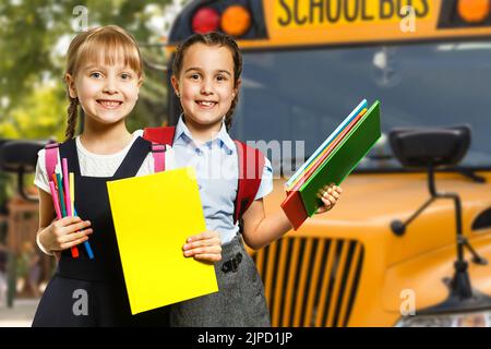 Portrait petits enfants petite fille préscolaire Banque D'Images