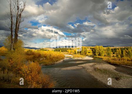 Vue sur la rivière gros-ventre en automne Banque D'Images