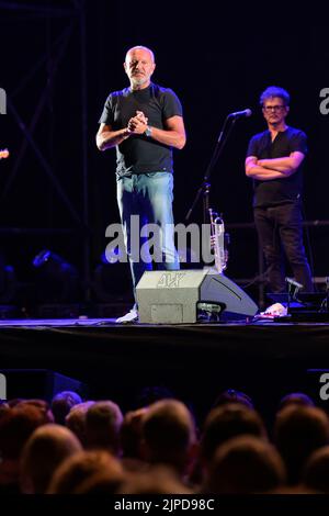 16 août 2022, forte dei Marmi, Lucca, Italie: Andrea Pucci joue avec son spectacle à la Villa Bertelli à forte dei Marmi avec un complet. (Credit image: © Stefano Dalle Luche/Pacific Press via ZUMA Press Wire) Banque D'Images