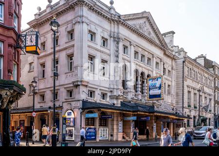 The Noel Coward Theatre, St Martin's Lane, Londres, Royaume-Uni. Banque D'Images