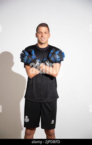 Lier, Belgique, 17 août 2022, le gardien de but de l'Union Anthony Moris pose pour le photographe au photoshoot 2022-2023 du club belge Jupiler Pro League Royale Union Saint-Gilloise RUSG, à Lier, le mercredi 17 août 2022. BELGA PHOTO NICOLAS MATERLINCK Banque D'Images