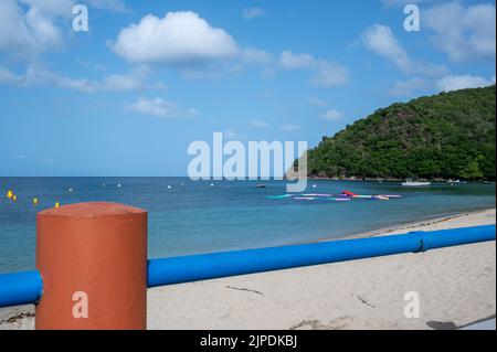 Jeux aquatiques sur la plage d'anses d'arlet, antilles françaises, Martinique Banque D'Images