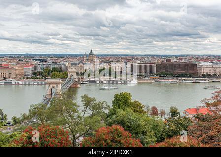 Le pont de la chaîne Szechenyi Lanchid à Budapest. Budapest Hongrie Banque D'Images