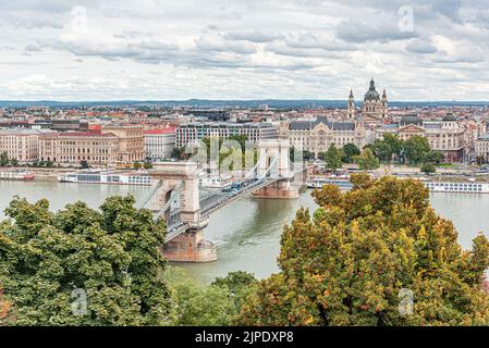 Le pont de la chaîne Szechenyi Lanchid à Budapest. Budapest Hongrie Banque D'Images